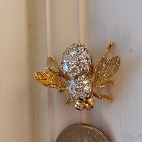 Diamond Bee pin brooch with Ruby eyes, 18 kt yellow gold, Herbert Rosenthal - Picture 5 of 15